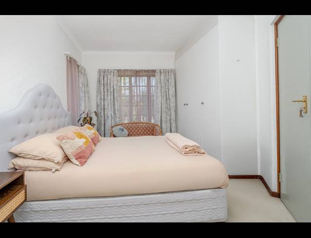 1 BEDROOM APARTMENT FOR SALE IN LONEHILL